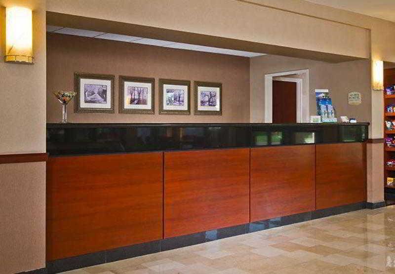 Courtyard Hotel 3*
