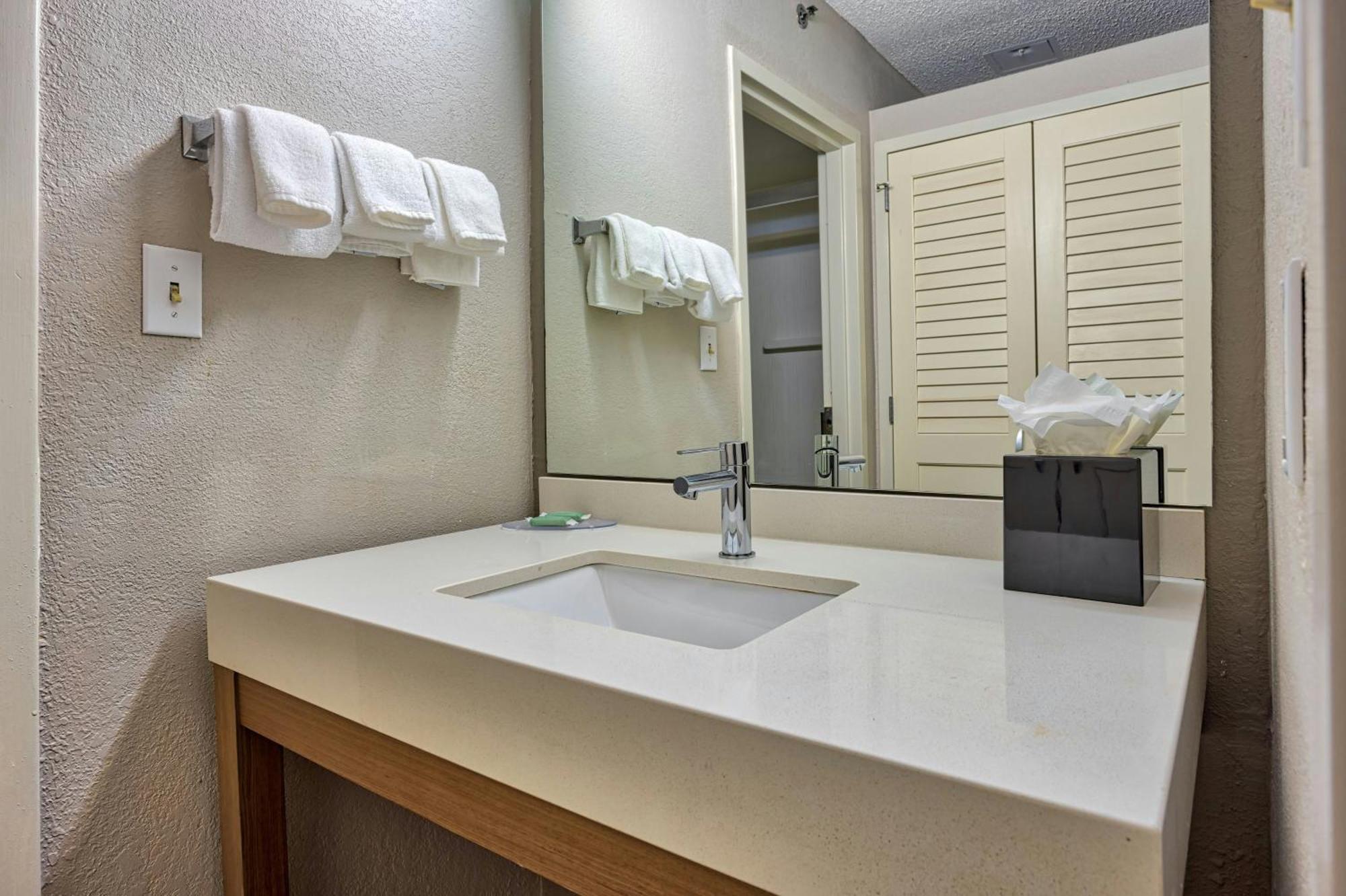 Hotel Courtyard 3*