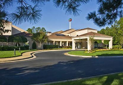 Courtyard 3*